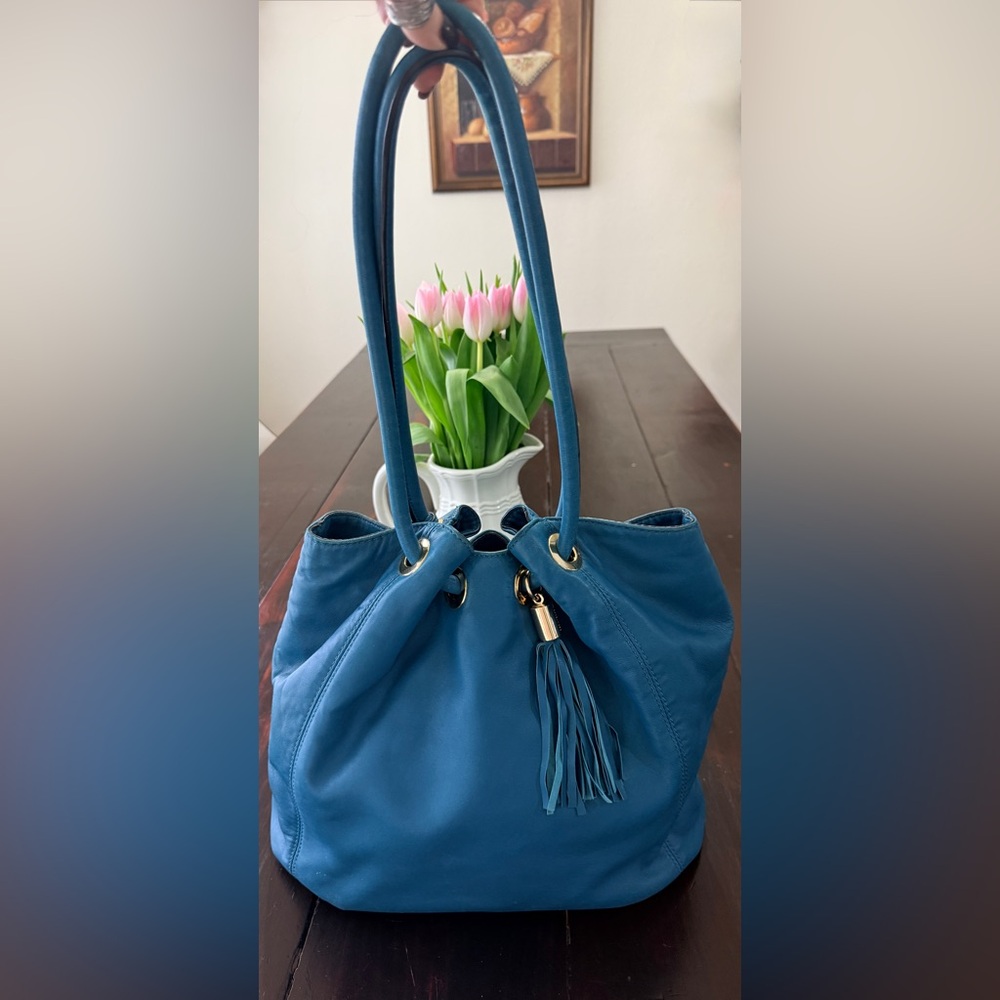 Michael Kors EUC Turquoise Frankie
Pebbled Leather Drawstring
Shoulder Bag - Picture 4 of 13